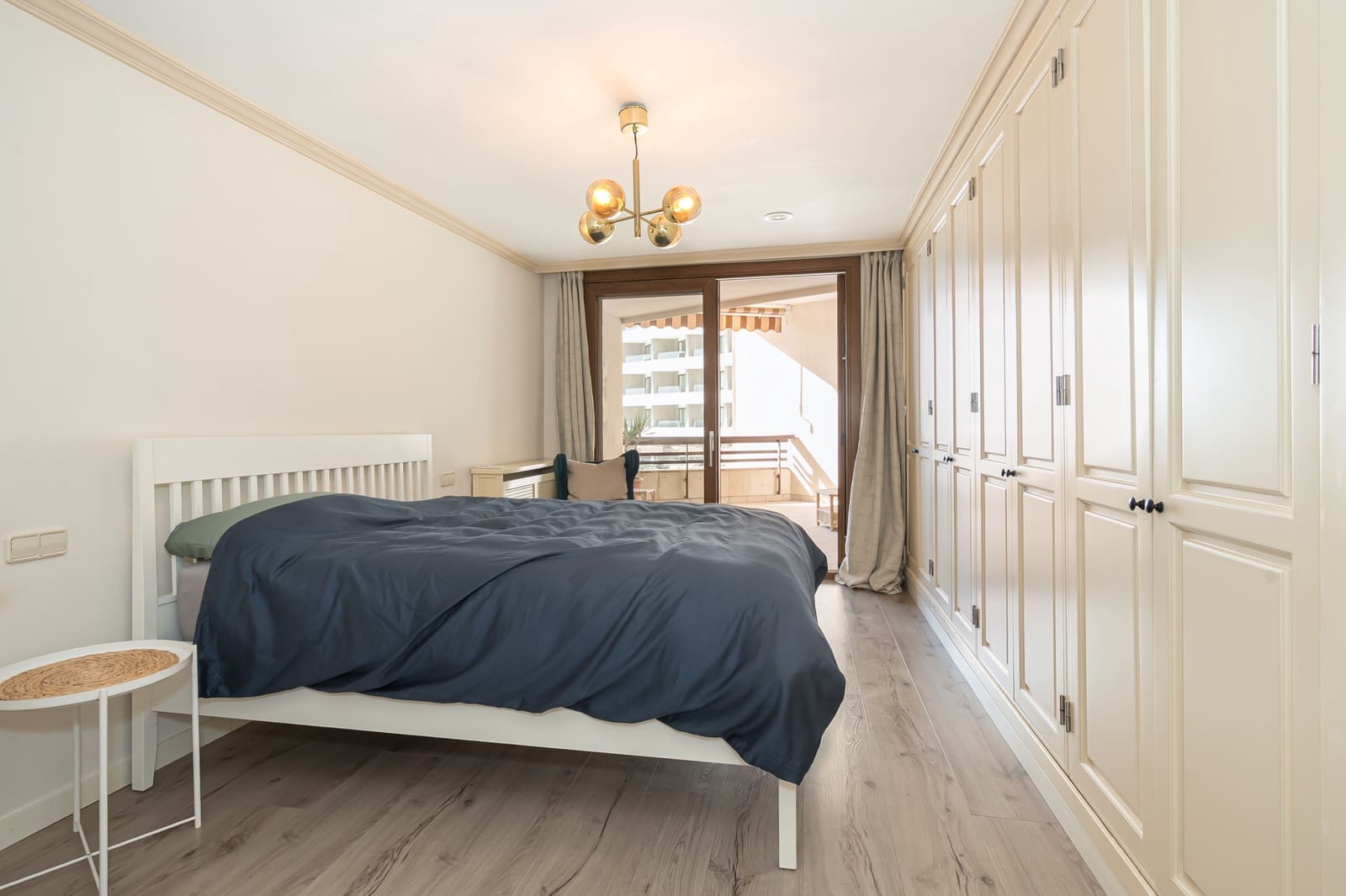 3 bedroom Flat for sale in Palma de Mallorca with garage - € 985,000 (Ref: 9085218)