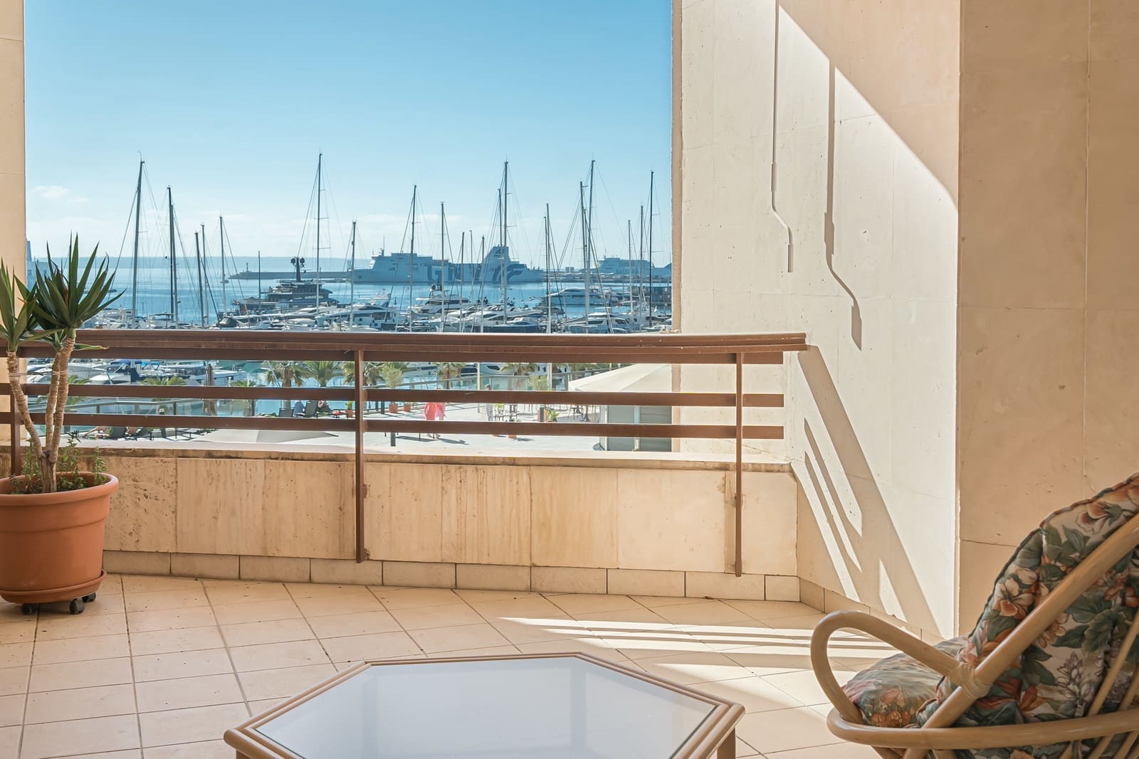 3 bedroom Flat for sale in Palma de Mallorca with garage - € 985,000 (Ref: 9085218)
