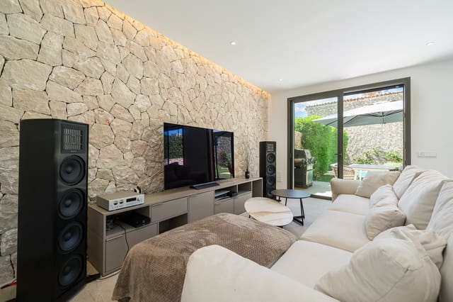 3 bedroom Townhouse for sale in Es Capdella, Calvià with pool - € 1,200,000 (Ref: 9163664)