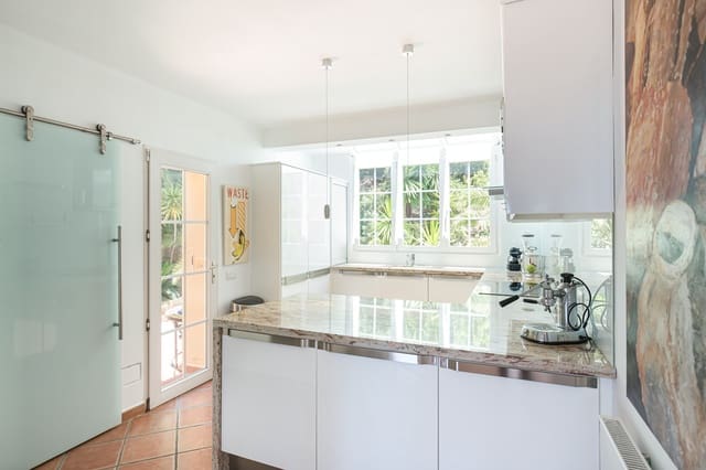 3 soveværelse Villa til salg i Costa de la Calma, Calvià med swimmingpool - € 1.980.000 (Ref: 9227082)