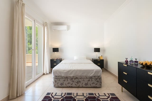 3 slaapkamer Villa te koop in Santa Ponsa, Calvià met zwembad - € 1.850.000 (Ref: 9239675)