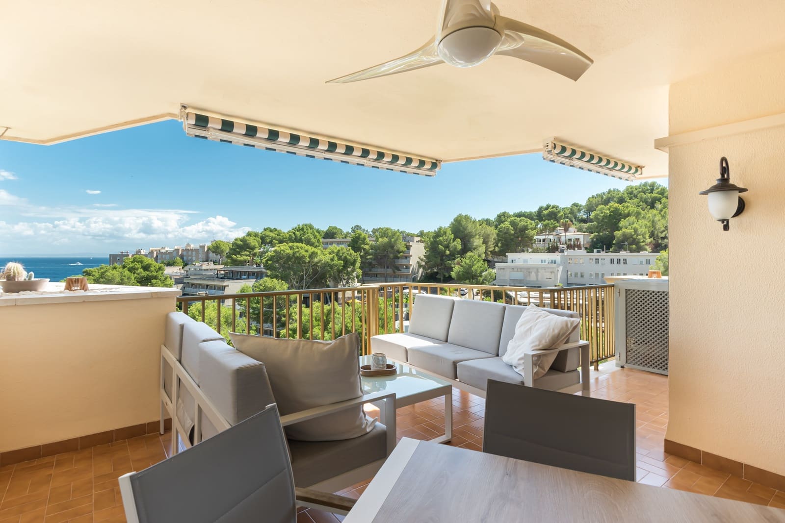 3 soverom Leilighet til salgs i Cala Vinyes / Cala Vinyas / Cala Vinas - € 990 000 (Ref: 9242852)