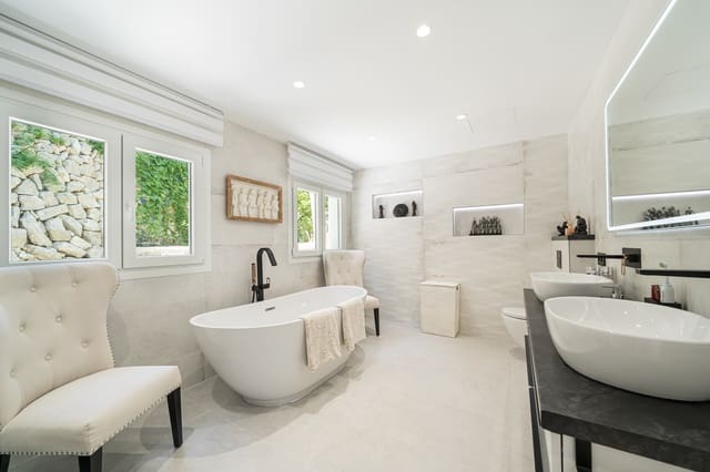 5 bedroom Villa for sale in Es Capdella, Calvià - € 2,395,000 (Ref: 9265387)