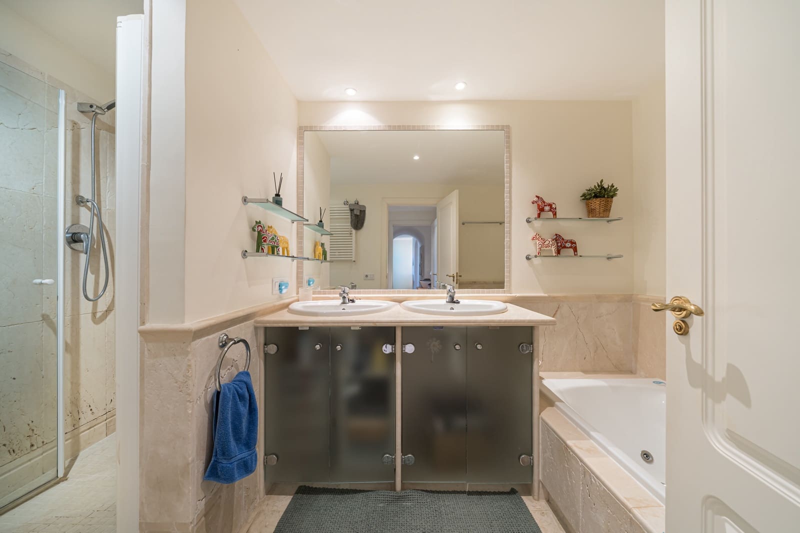 2 bedroom Apartment for sale in Santa Ponsa with pool - € 910,000 (Ref: 9296731)