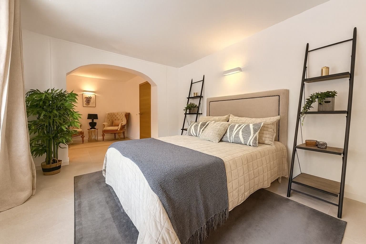 4 soveværelse Villa til salg i Santa Ponsa med swimmingpool - € 3.250.000 (Ref: 9300908)