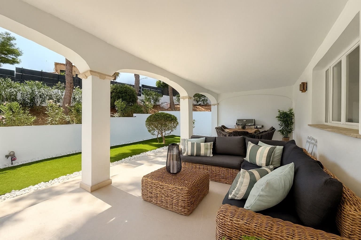 4 soveværelse Villa til salg i Santa Ponsa med swimmingpool - € 3.250.000 (Ref: 9300908)