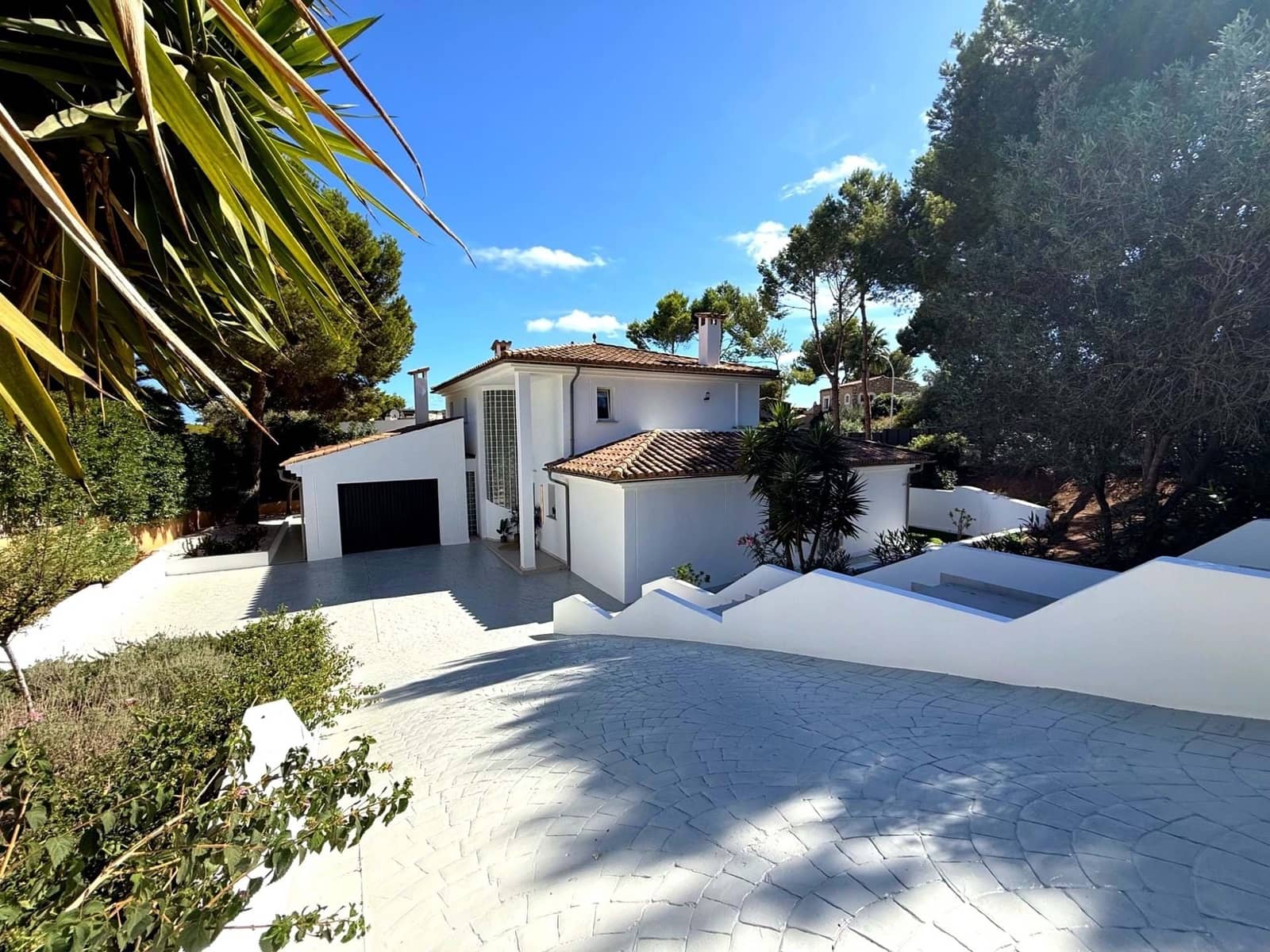 4 soveværelse Villa til salg i Santa Ponsa med swimmingpool - € 3.250.000 (Ref: 9300908)