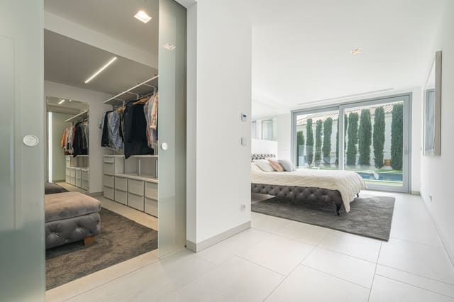 4 soveværelse Villa til salg i Santa Ponsa, Calvià med swimmingpool - € 5.900.000 (Ref: 9330482)