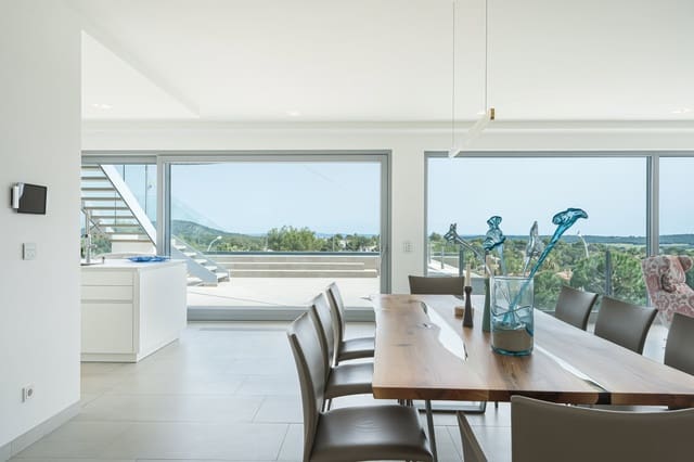 4 bedroom Villa for sale in Santa Ponsa, Calvià with pool garage - € 5,900,000 (Ref: 9330482)