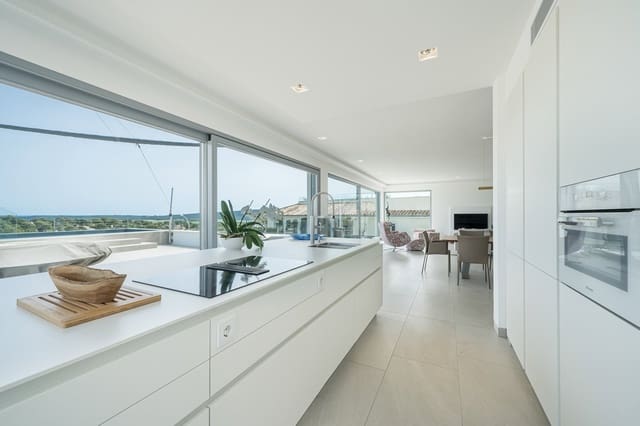 4 bedroom Villa for sale in Santa Ponsa, Calvià with pool garage - € 5,900,000 (Ref: 9330482)