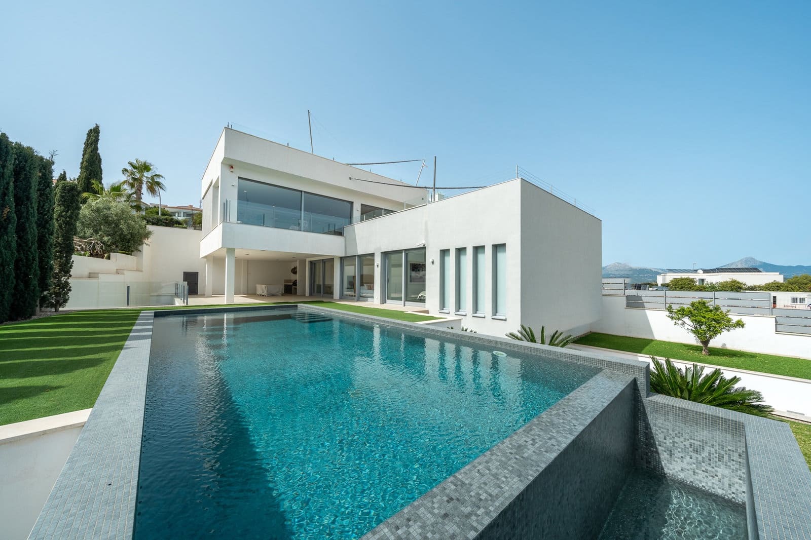 Chalet de 4 habitaciones en Santa Ponsa en venta con piscina garaje - 5.900.000 € (Ref: 9330482)