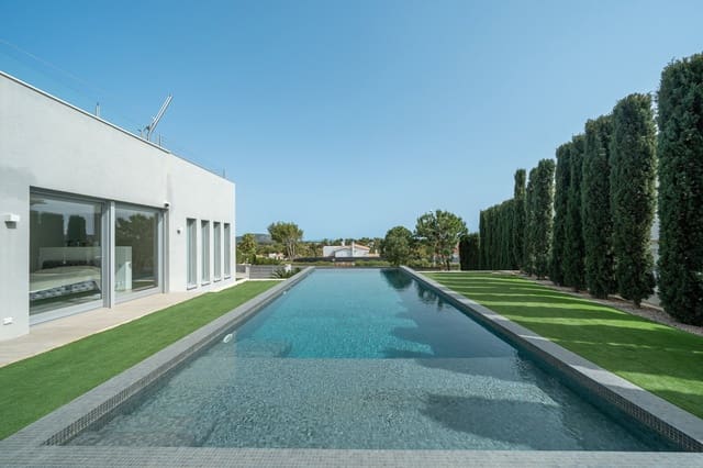 4 bedroom Villa for sale in Santa Ponsa, Calvià with pool garage - € 5,900,000 (Ref: 9330482)