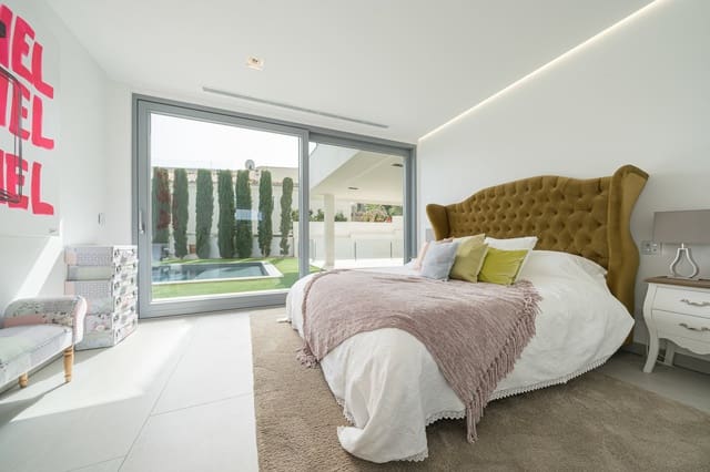 4 bedroom Villa for sale in Santa Ponsa, Calvià with pool garage - € 5,900,000 (Ref: 9330482)