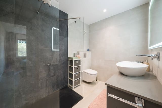 2 Zimmer Apartment zu verkaufen in Cala Vinyes / Cala Vinyas / Cala Viñas, Calvià mit Garage - 649.000 € (Ref: 9330483)