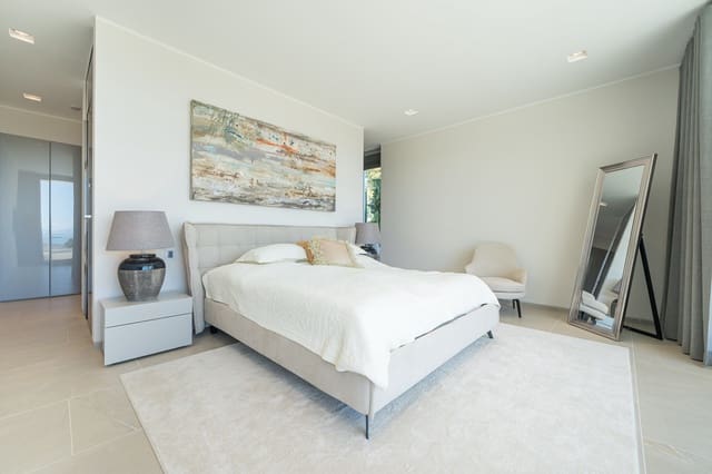 5 soveværelse Villa til salg i Palmanova, Calvià med swimmingpool - € 4.450.000 (Ref: 9330484)