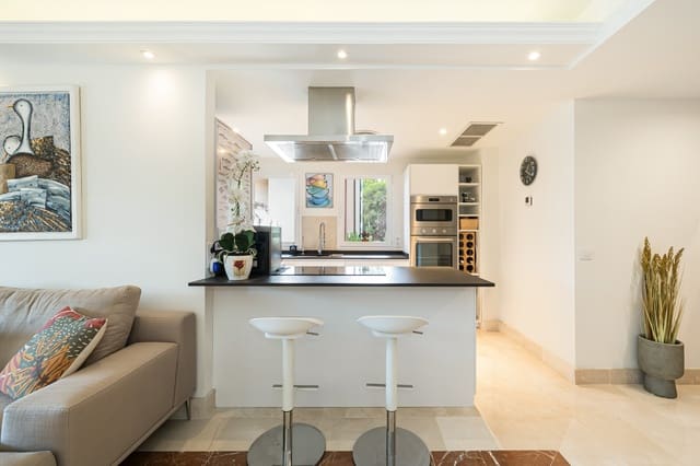 3 slaapkamer Appartement te koop in Santa Ponsa, Calvià met zwembad - € 895.000 (Ref: 9337780)