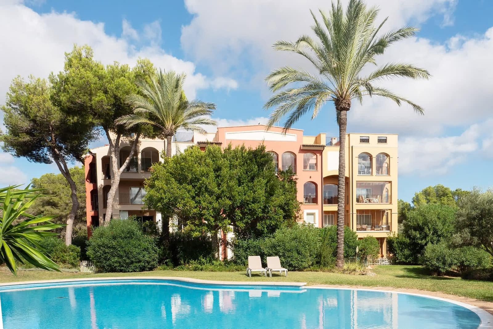 3 slaapkamer Appartement te koop in Santa Ponsa met zwembad - € 895.000 (Ref: 9337780)