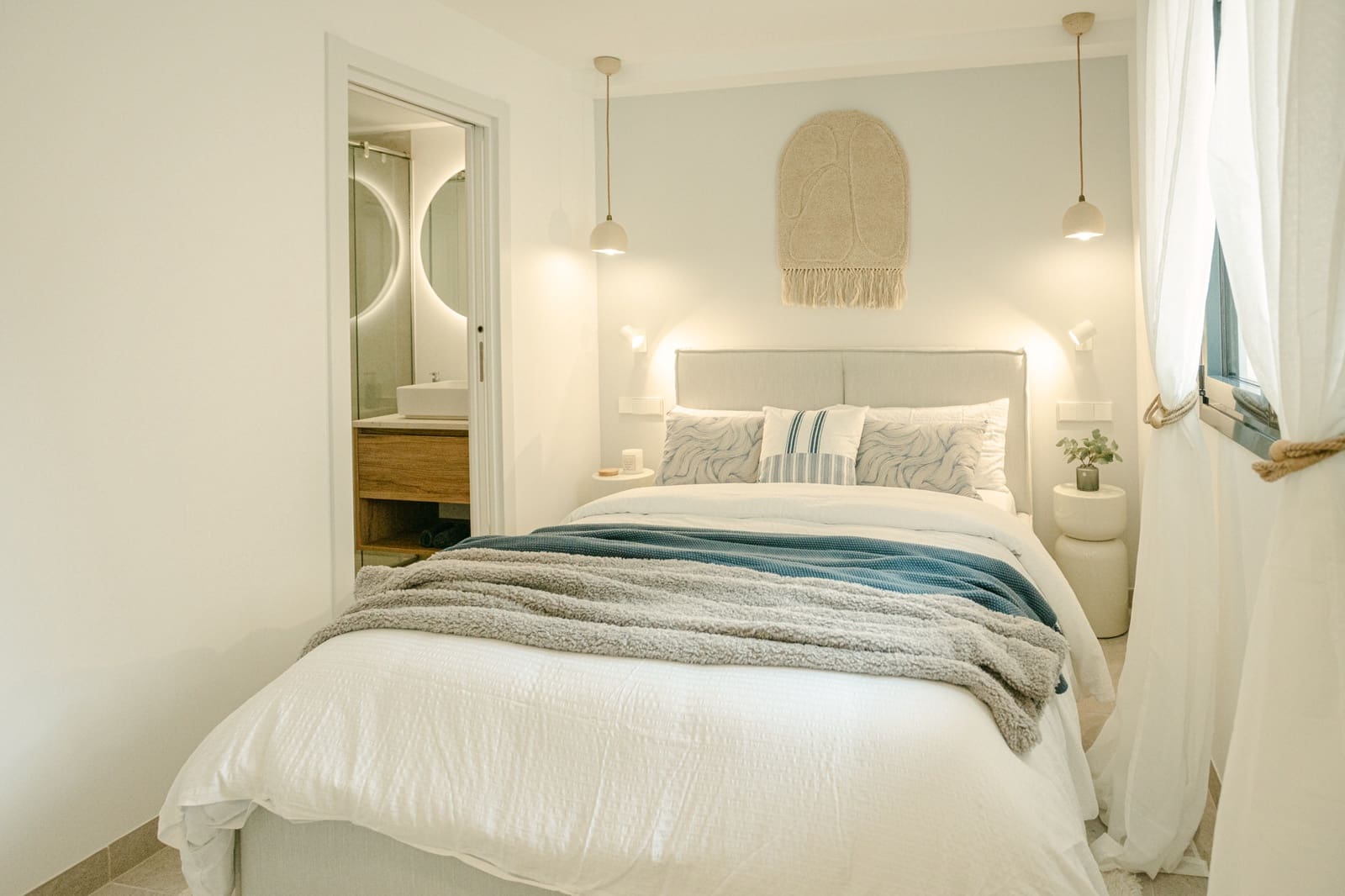 2 bedroom Apartment for sale in Santa Ponsa - € 975,000 (Ref: 9385208)