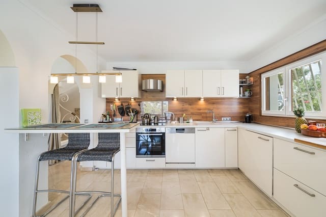 4 soveværelse Byhus til salg i Costa de la Calma, Calvià - € 1.200.000 (Ref: 9422057)