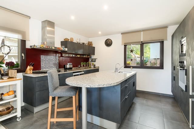 4 camera da letto Villa in vendita in Costa de la Calma, Calvià con piscina garage - 1.795.000 € (Rif: 9465333)