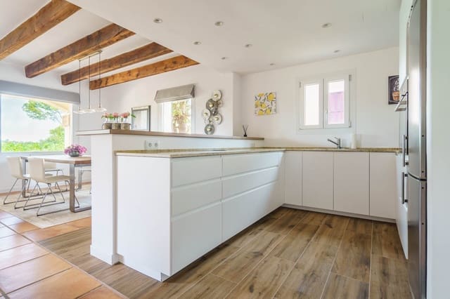 3 sypialnia Apartament na sprzedaż w Santa Ponsa, Calvià z garażem - 1 390 000 € (Ref: 9555261)