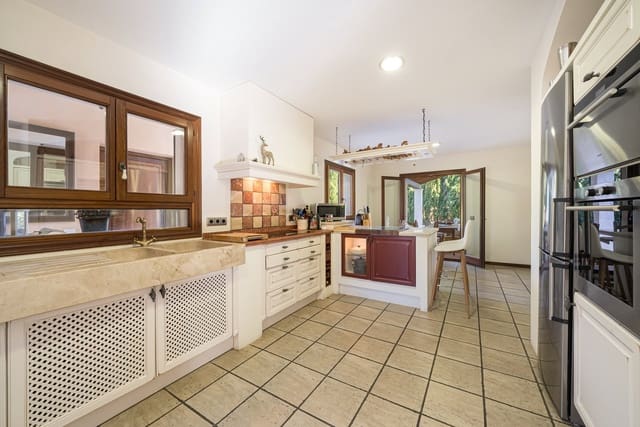 5 bedroom Finca/Country House for sale in Es Capdella, Calvià with pool garage - € 1,995,000 (Ref: 9585955)