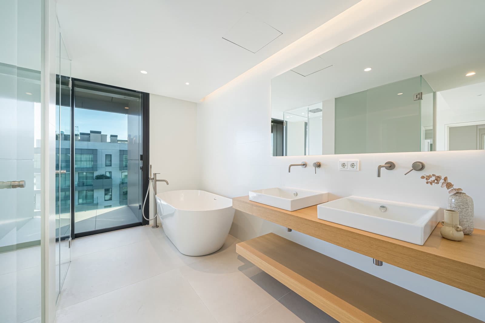 2 sypialnia Apartament na sprzedaż w Palma de Mallorca z basenem garażem - 1 900 000 € (Ref: 9634039)