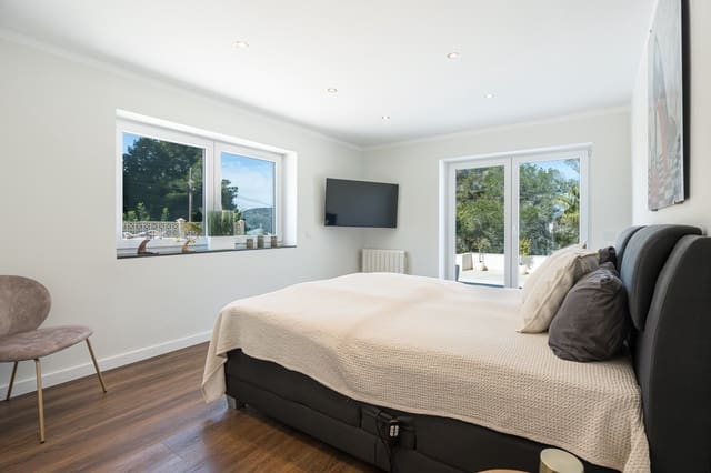 Chalet de 5 habitaciones en Cala Vinyes / Cala Vinyas / Cala Viñas, Calvià en venta con piscina - 2.595.000 € (Ref: 9663605)