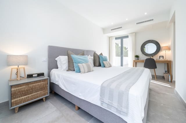 5 sypialnia Willa na sprzedaż w Santa Ponsa, Calvià z basenem - 2 995 000 € (Ref: 9673946)