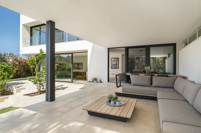 Chalet de 4 habitaciones en Santa Ponsa, Calvià en venta con piscina - 4.500.000 € (Ref: 9673947)