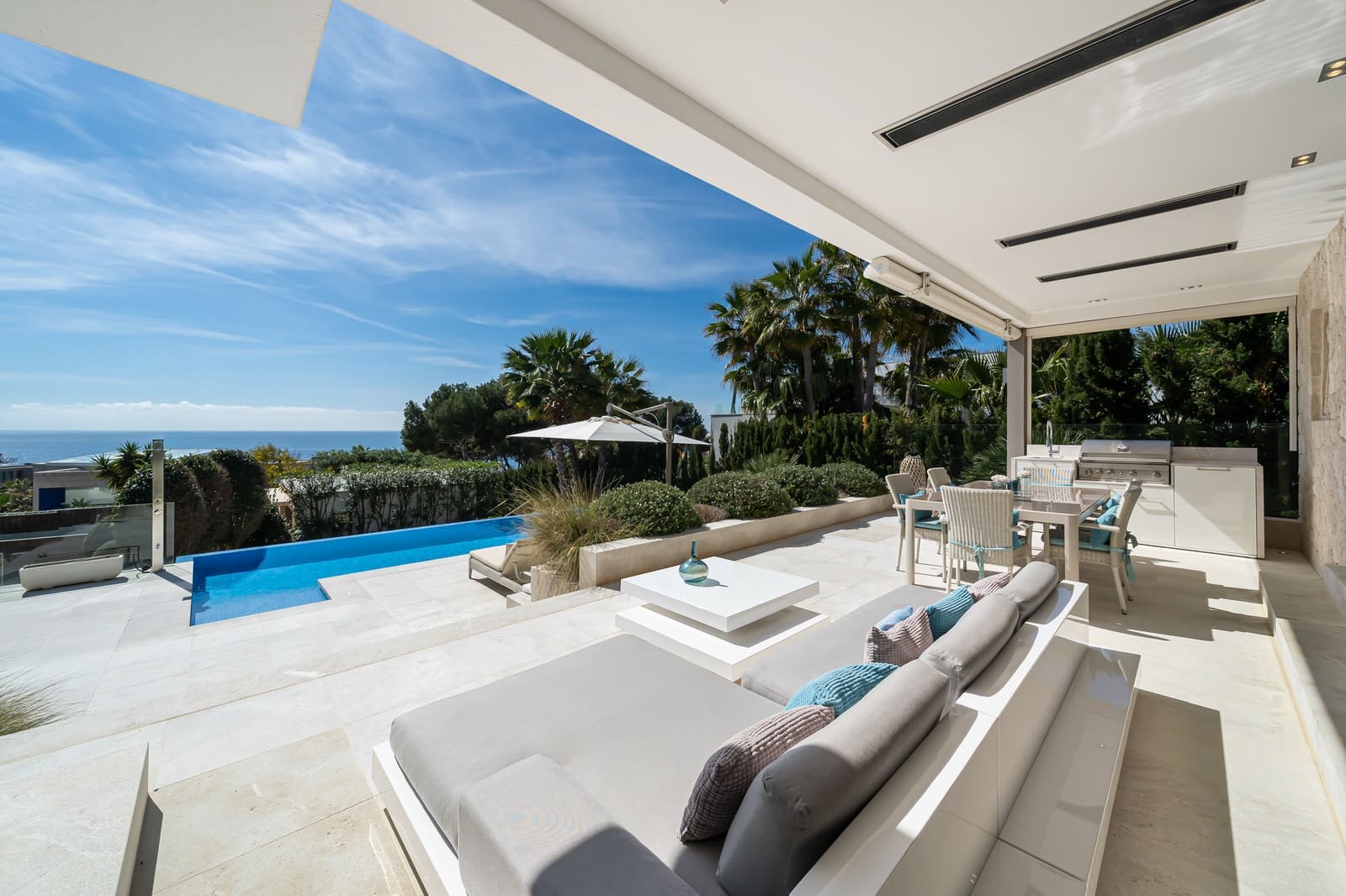 4 bedroom Villa for sale in Santa Ponsa with pool - € 6,500,000 (Ref: 9701397)
