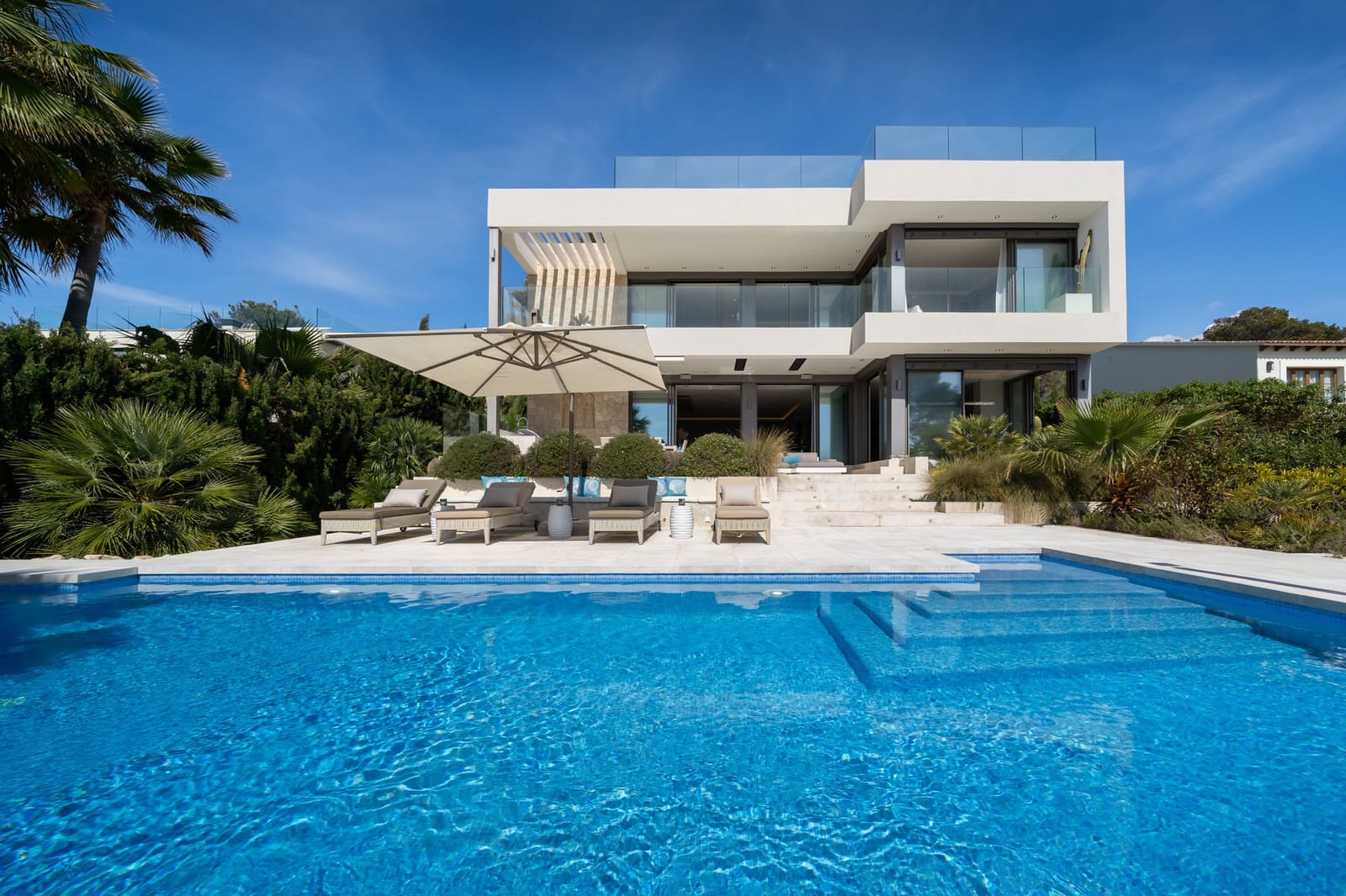 4 bedroom Villa for sale in Santa Ponsa with pool - € 6,500,000 (Ref: 9701397)