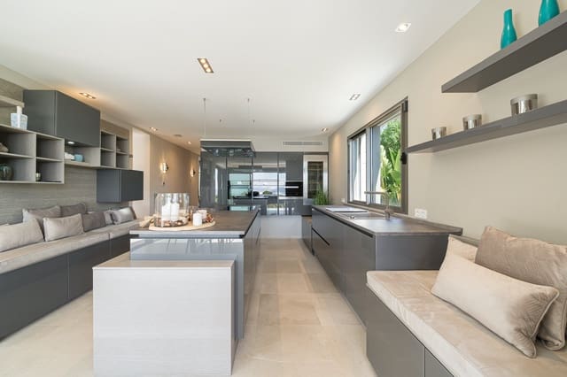 Chalet de 4 habitaciones en Santa Ponsa, Calvià en venta con piscina - 6.500.000 € (Ref: 9701397)