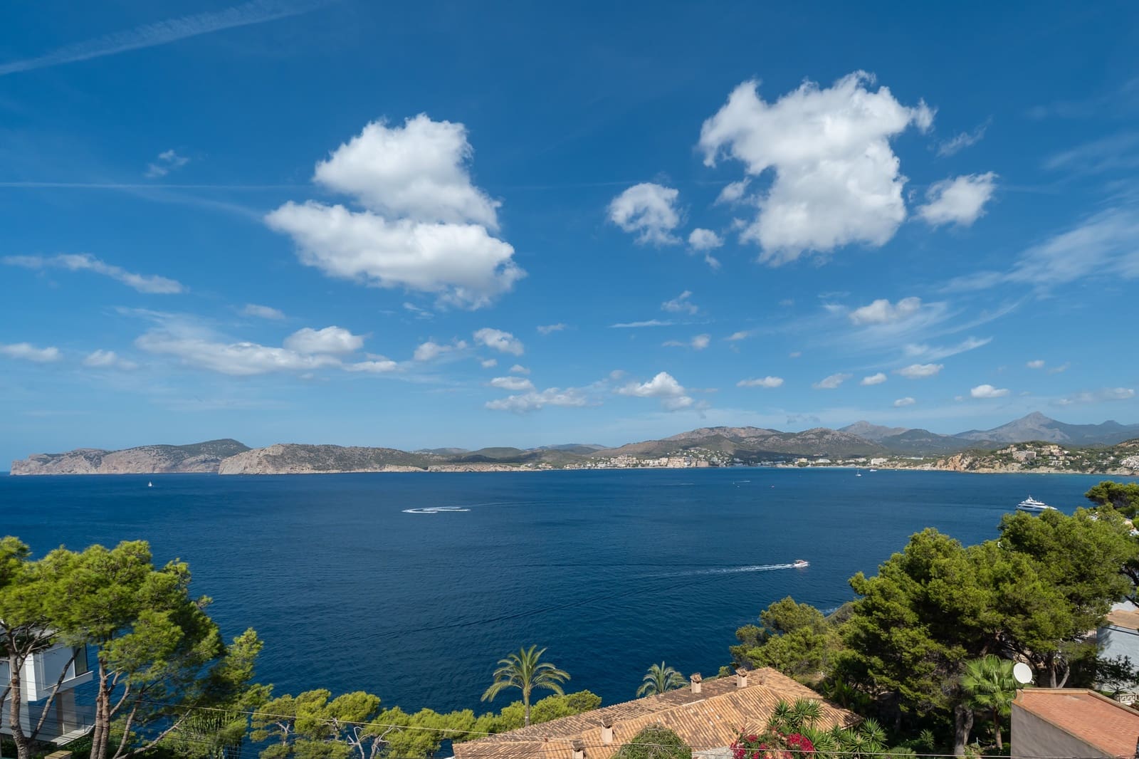 2 bedroom Townhouse for sale in Santa Ponsa with pool garage - € 1,850,000 (Ref: 9763562)