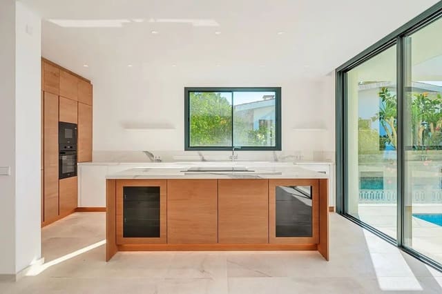 4 makuuhuone Huvila myytävänä paikassa Costa d'en Blanes, Calvià mukana uima-altaan 
autotalli - 4 250 000 € (Ref: 9763563)