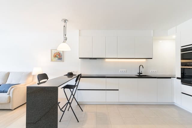 3 sypialnia Apartament na sprzedaż w Santa Ponsa, Calvià z garażem - 675 000 € (Ref: 9772845)
