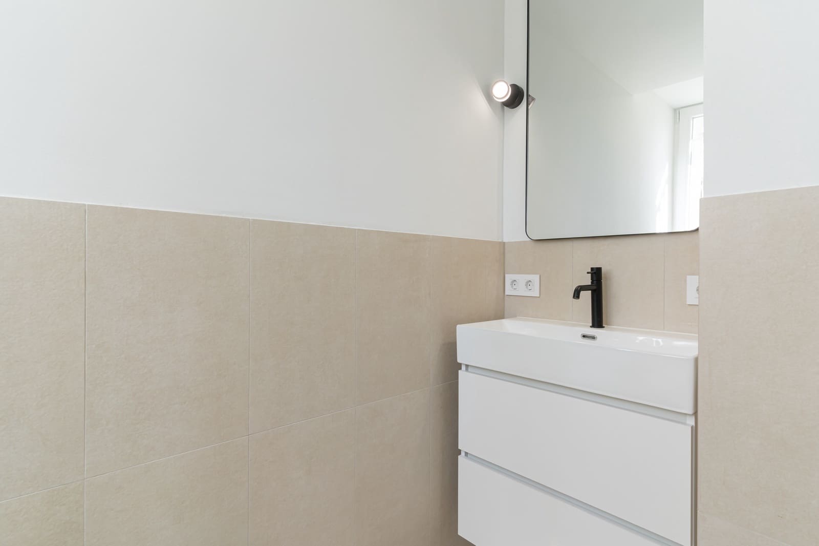 3 bedroom Flat for sale in Santa Ponsa with garage - € 675,000 (Ref: 9772845)