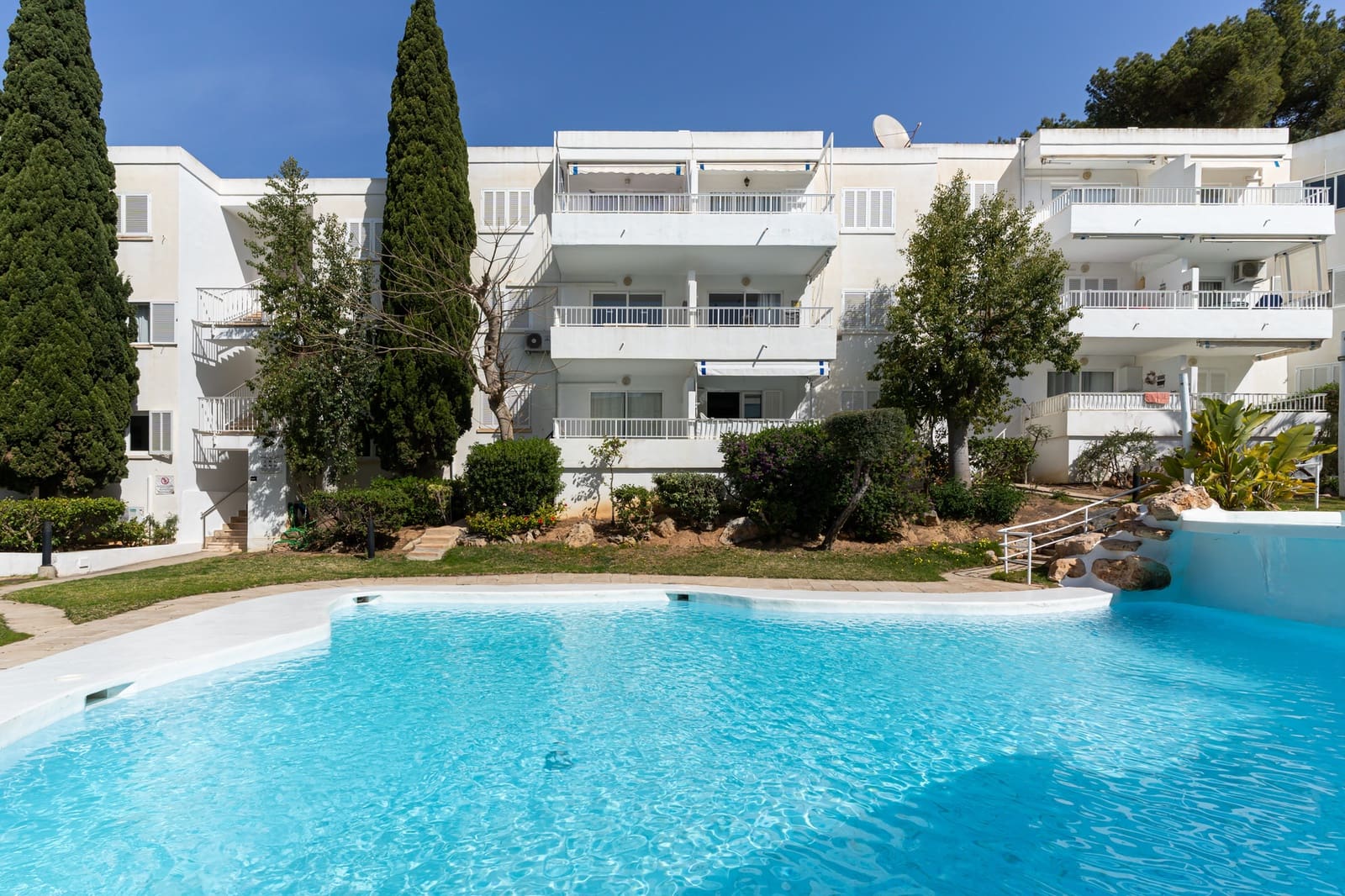 3 bedroom Flat for sale in Santa Ponsa with garage - € 675,000 (Ref: 9772845)