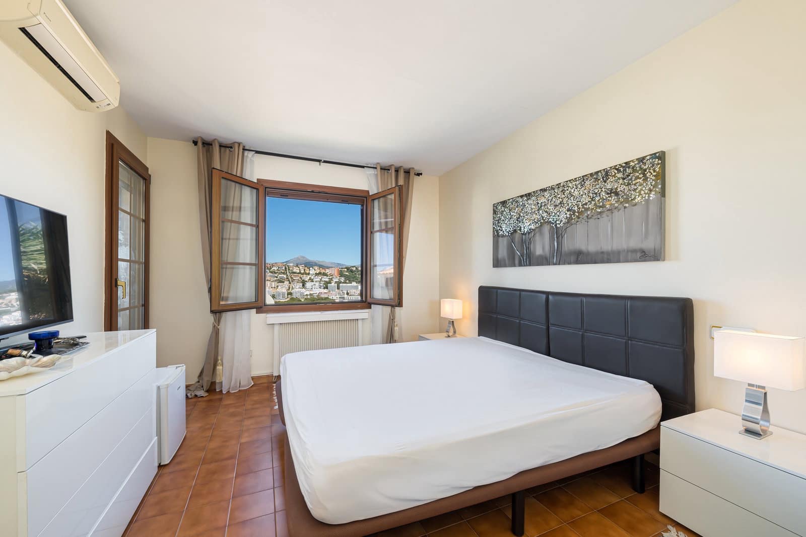 Casa de 4 habitaciones en Santa Ponsa en venta con piscina garaje - 1.150.000 € (Ref: 9794382)