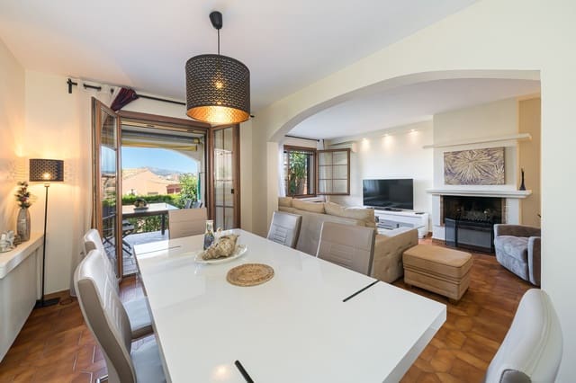 4 sypialnia Dom na sprzedaż w Santa Ponsa, Calvià z basenem garażem - 1 150 000 € (Ref: 9794382)