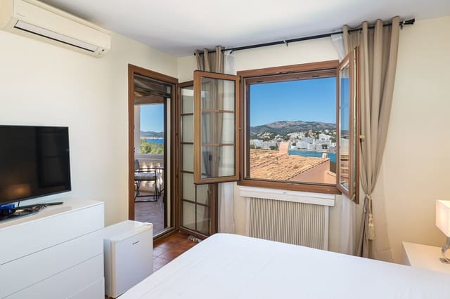 4 sypialnia Dom na sprzedaż w Santa Ponsa, Calvià z basenem garażem - 1 150 000 € (Ref: 9794382)