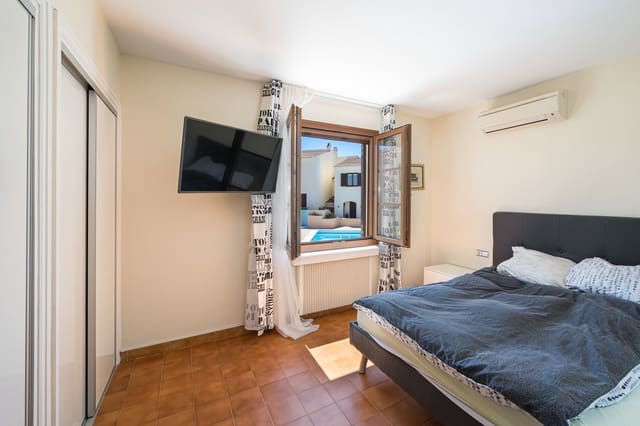 4 sypialnia Dom na sprzedaż w Santa Ponsa, Calvià z basenem garażem - 1 150 000 € (Ref: 9794382)