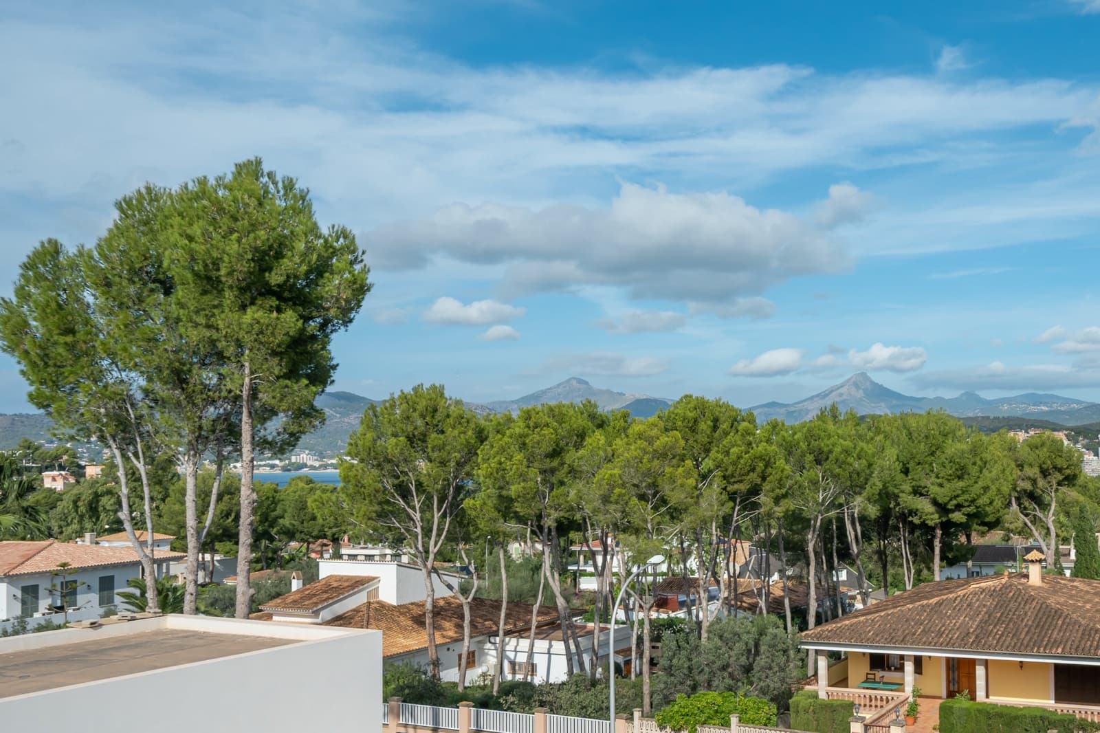 5 bedroom Villa for rent in Santa Ponsa with pool garage - € 10,000 (Ref: 9830861)