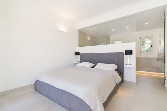 2 sypialnia Dom na sprzedaż w Santa Ponsa, Calvià z basenem garażem - 1 695 000 € (Ref: 9830862)