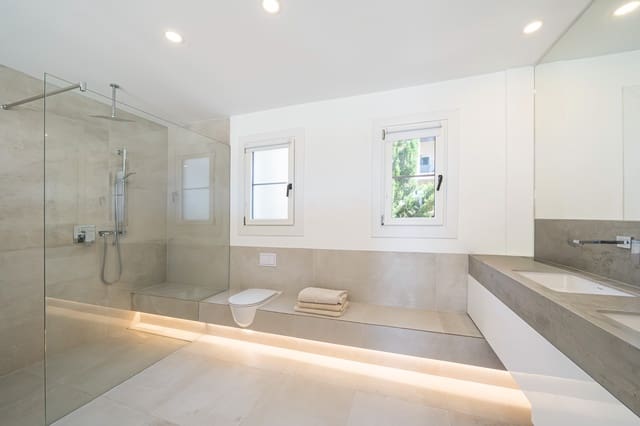 2 soverom Hus til salgs i Santa Ponsa, Calvià med svømmebasseng - € 1 695 000 (Ref: 9830862)