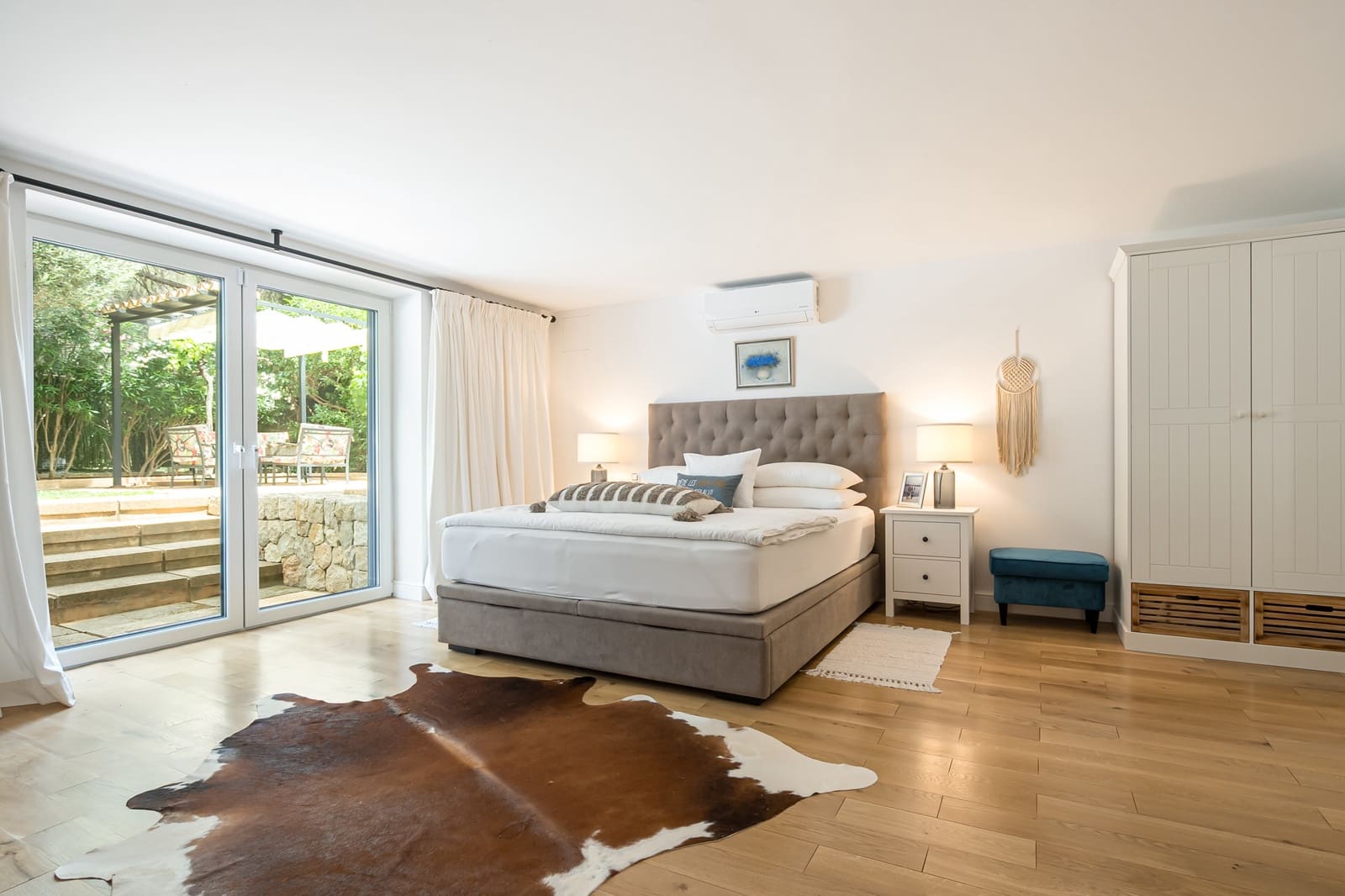 5 bedroom Villa for sale in Santa Ponsa with pool garage - € 3,750,000 (Ref: 9842774)