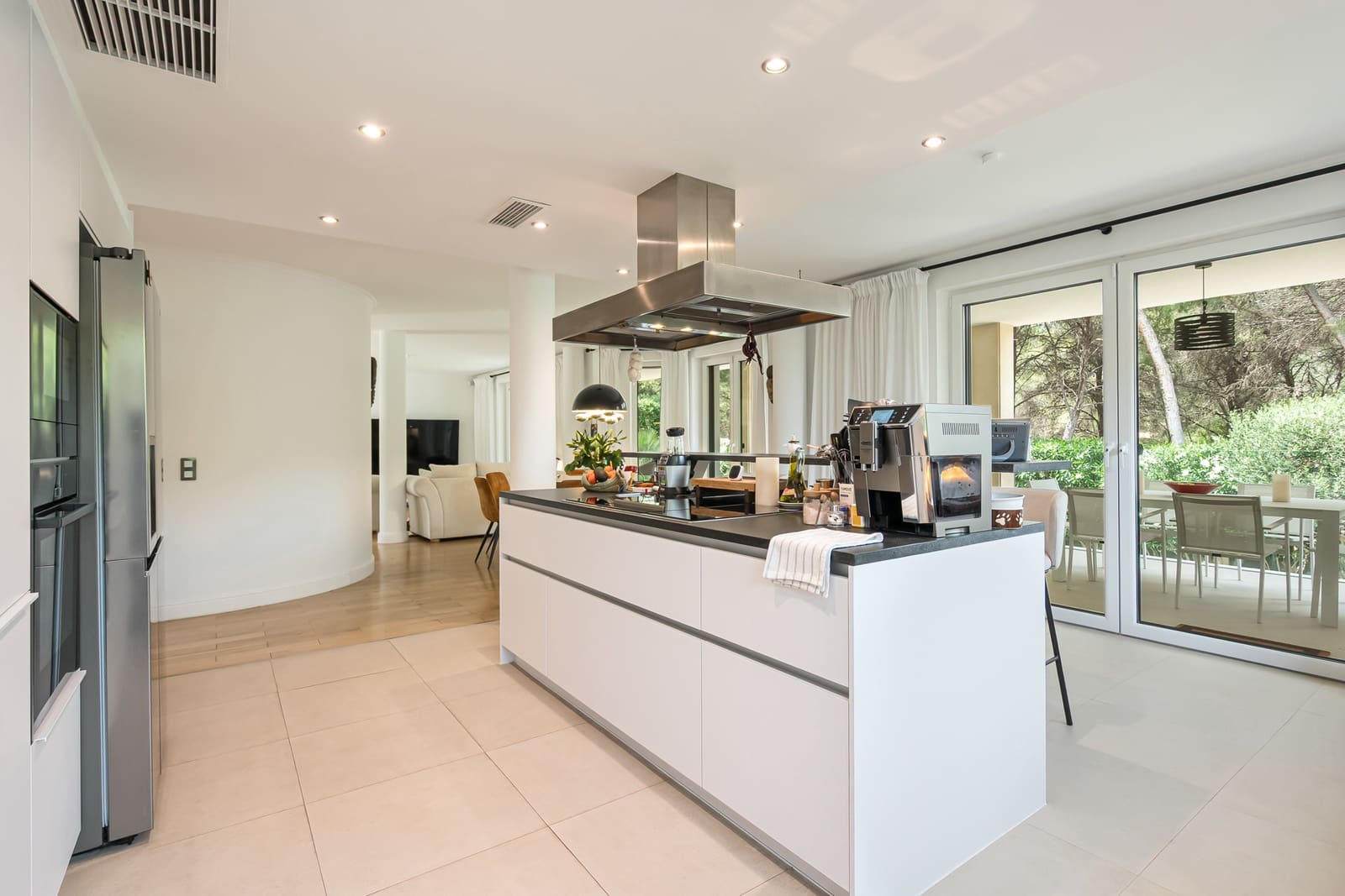 5 bedroom Villa for sale in Santa Ponsa with pool garage - € 3,750,000 (Ref: 9842774)