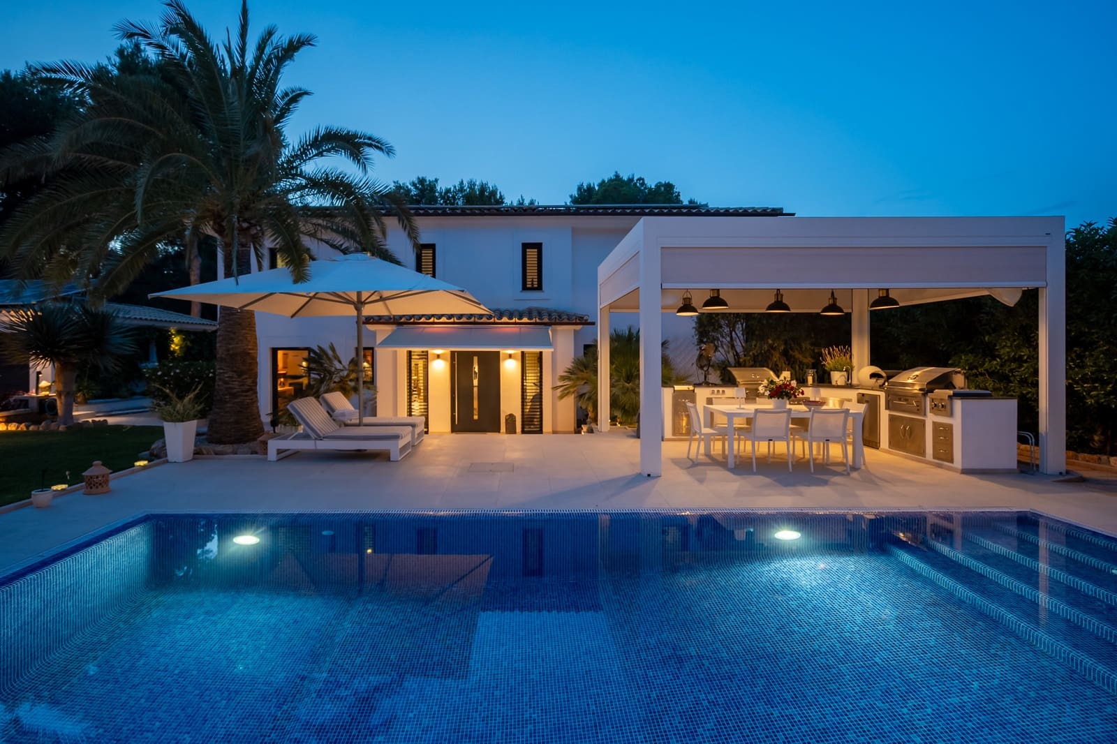5 bedroom Villa for sale in Santa Ponsa with pool garage - € 3,750,000 (Ref: 9842774)