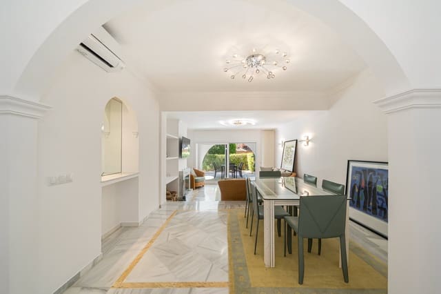 2 sypialnia Apartament na sprzedaż w Santa Ponsa, Calvià z basenem garażem - 895 000 € (Ref: 9864741)