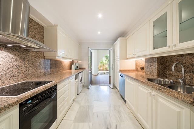 2 soveværelse Lejlighed til salg i Santa Ponsa, Calvià - € 895.000 (Ref: 9864741)